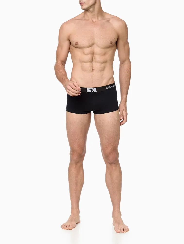 CUECA MASCULINA LOW RISE TRUNK COTTON 1996 CALVIN KLEIN UNDERWEAR PRETO