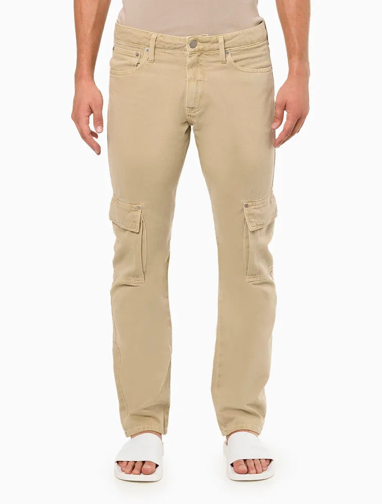 CALÇA MASCULINA COLOR STRAIGHT CARGO CALVIN KLEIN JEANS CAQUI CLARO