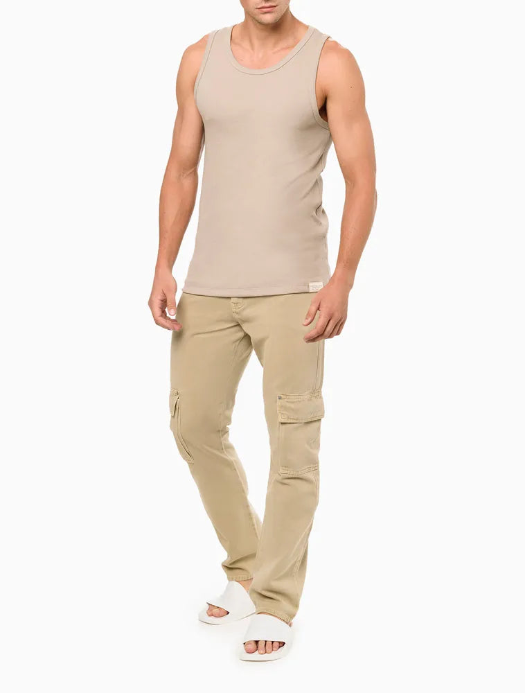 CALÇA MASCULINA COLOR STRAIGHT CARGO CALVIN KLEIN JEANS CAQUI CLARO